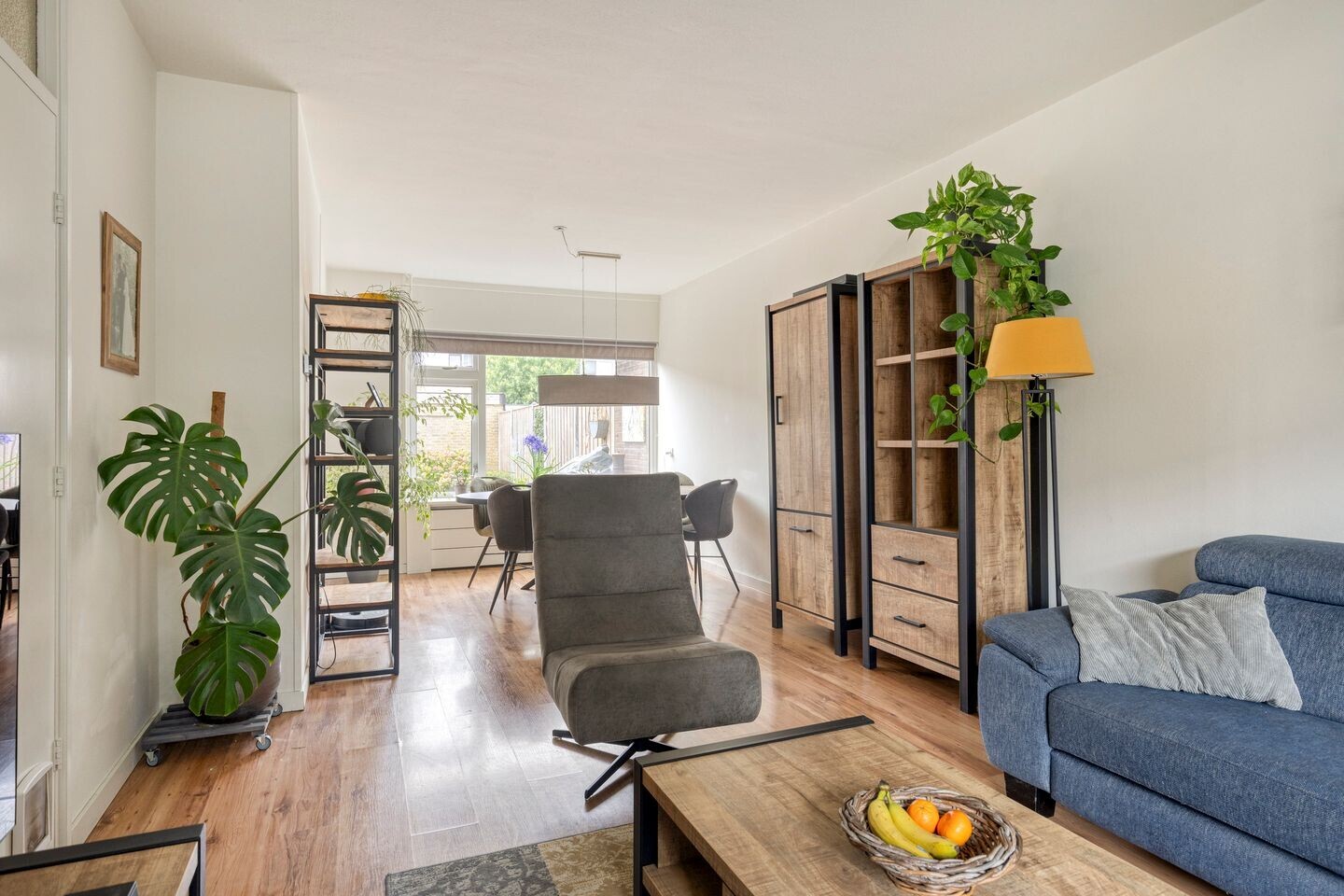 Tussenwoning te koop: Rousseaustraat 4, Apeldoorn