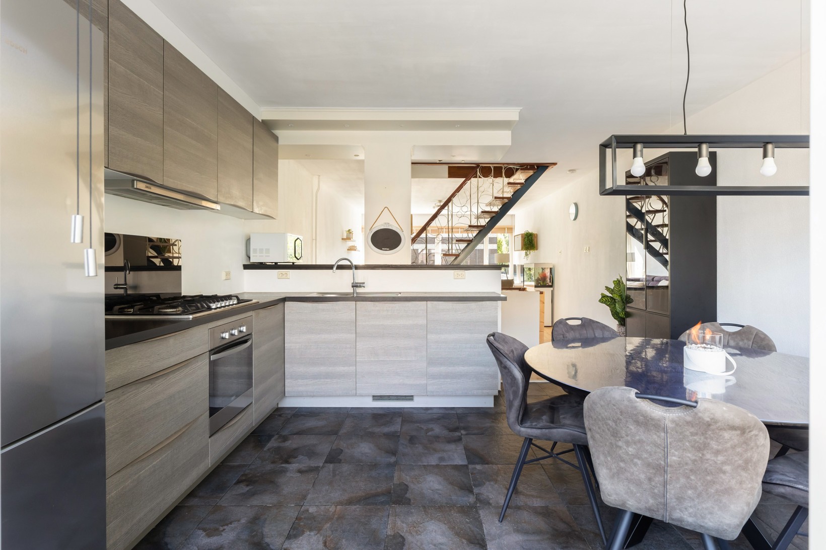 Tussenwoning te koop: Socratesstraat 144, Apeldoorn