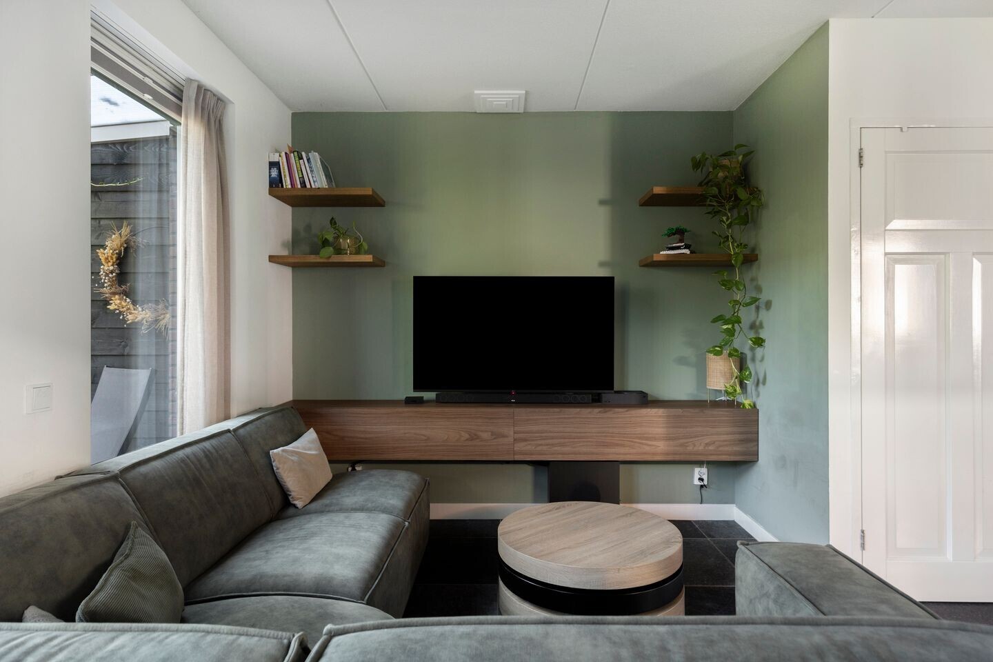 Hoekwoning te koop: Mambohof 34, Apeldoorn