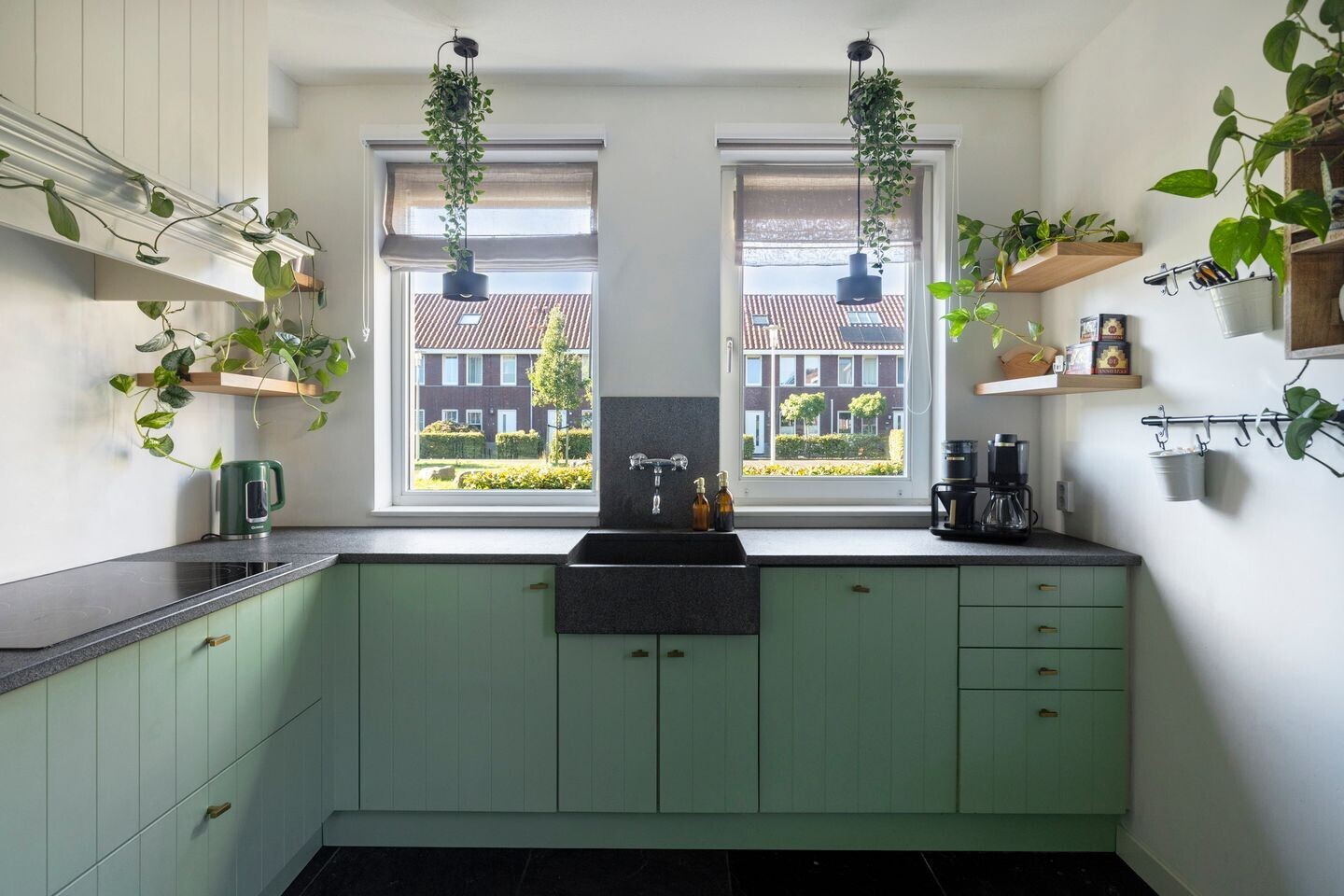 Hoekwoning te koop: Mambohof 34, Apeldoorn