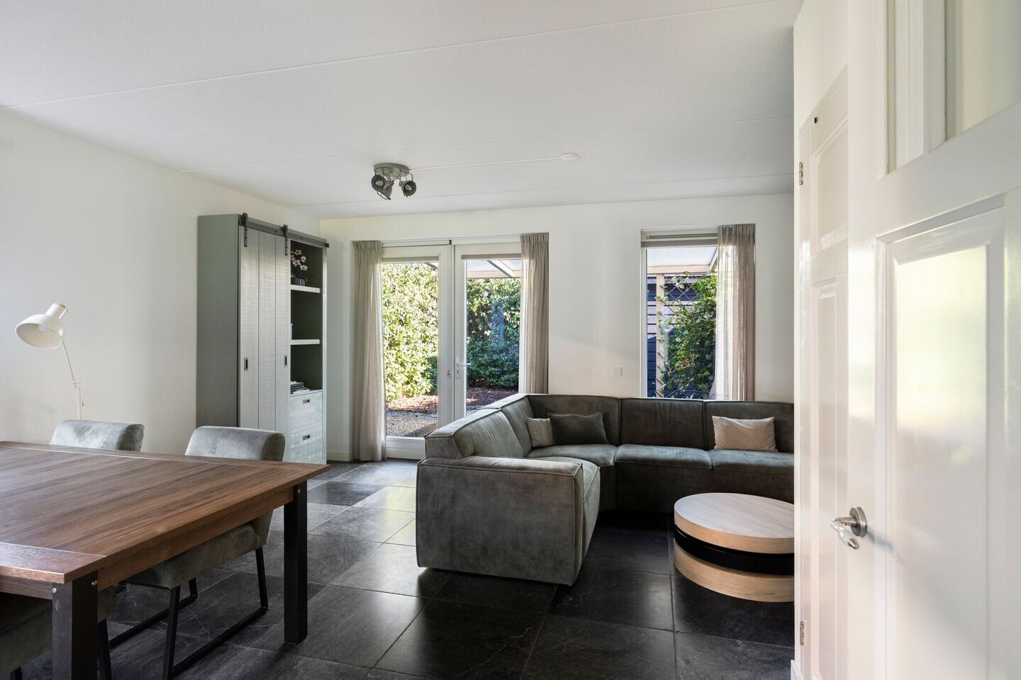 Hoekwoning te koop: Mambohof 34, Apeldoorn