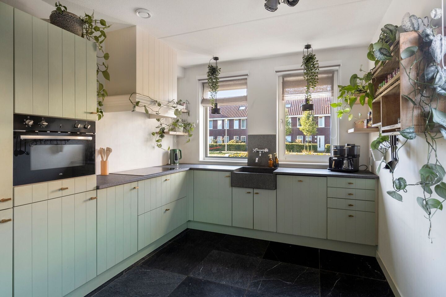 Hoekwoning te koop: Mambohof 34, Apeldoorn