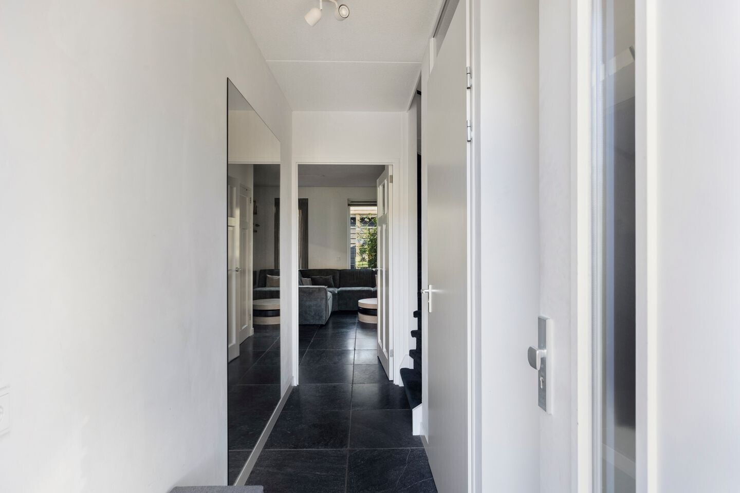 Hoekwoning te koop: Mambohof 34, Apeldoorn