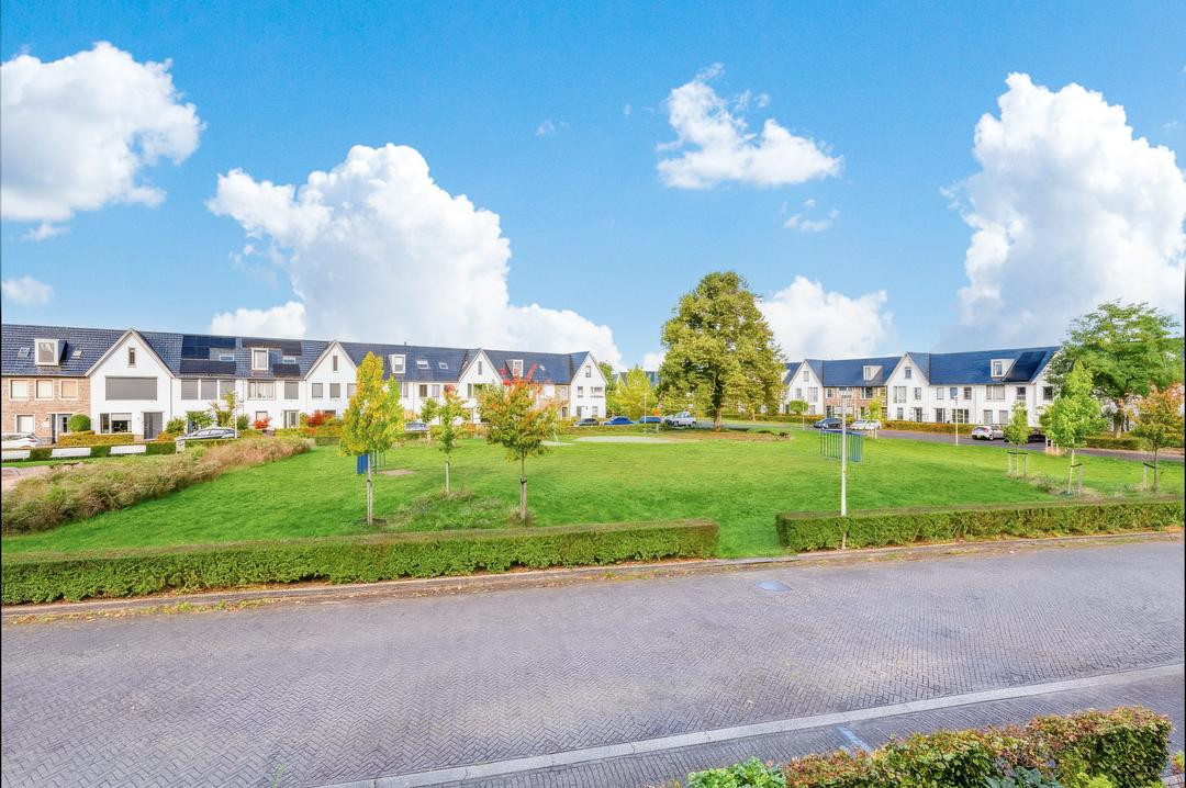 Tussenwoning te koop: Sarabandeplein 58, Apeldoorn