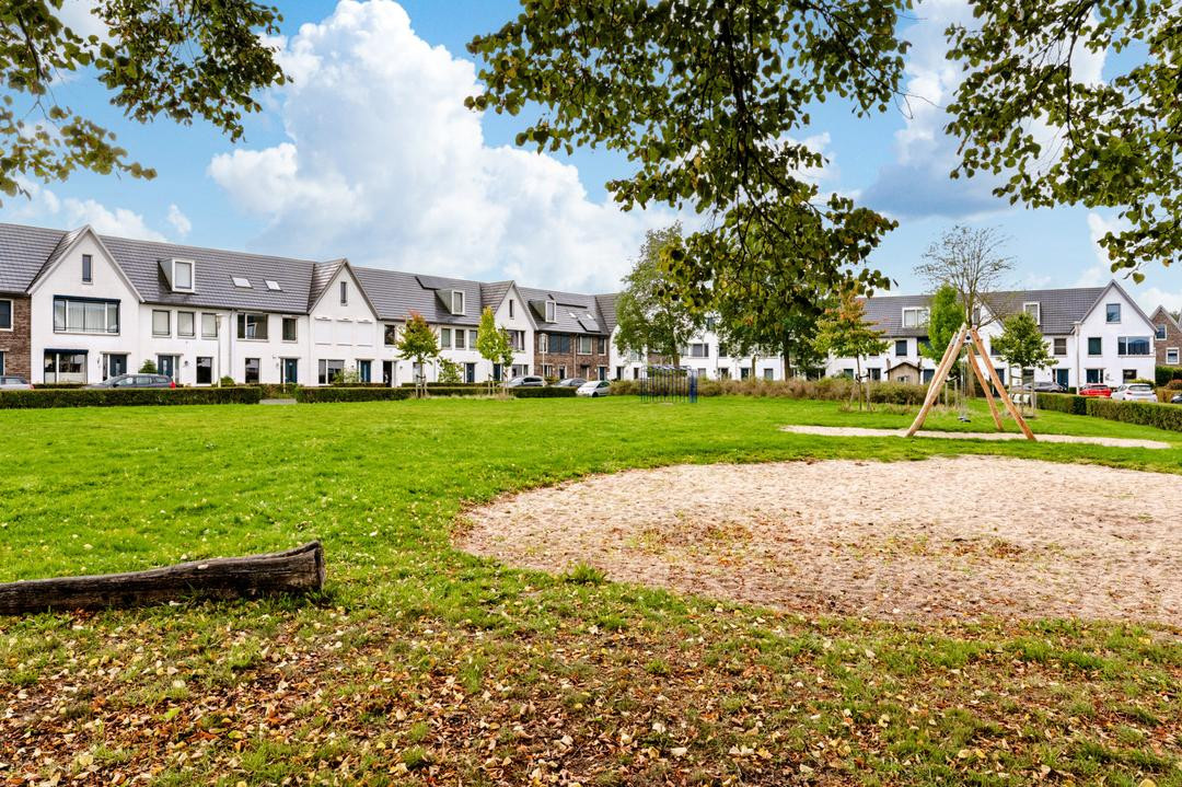 Tussenwoning te koop: Sarabandeplein 58, Apeldoorn