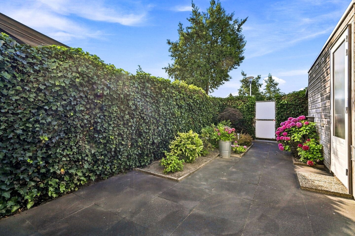 Tussenwoning te koop: Vuurvlinder 24, Apeldoorn