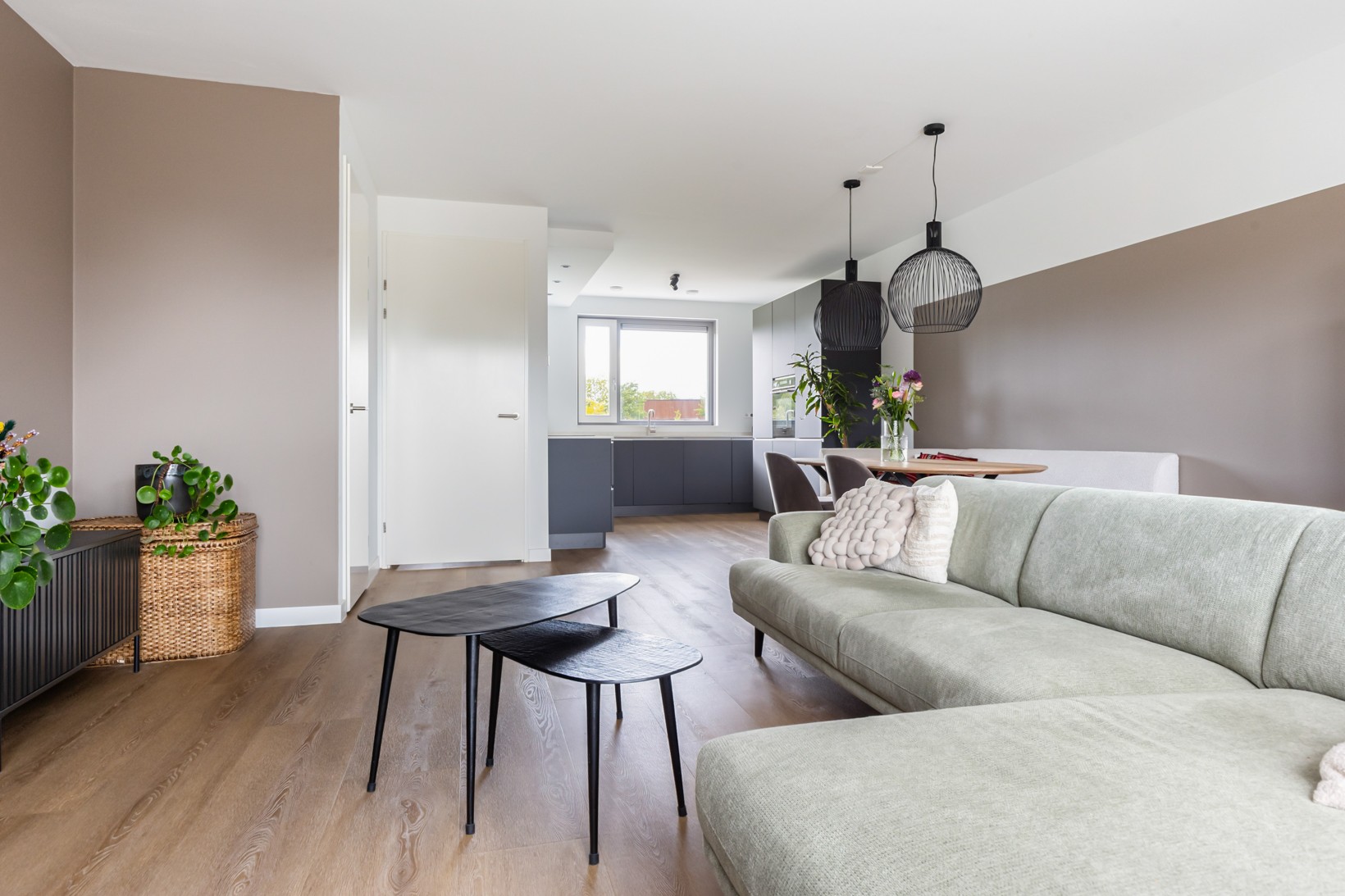Tussenwoning te koop: Van Baerstraat 60, Apeldoorn