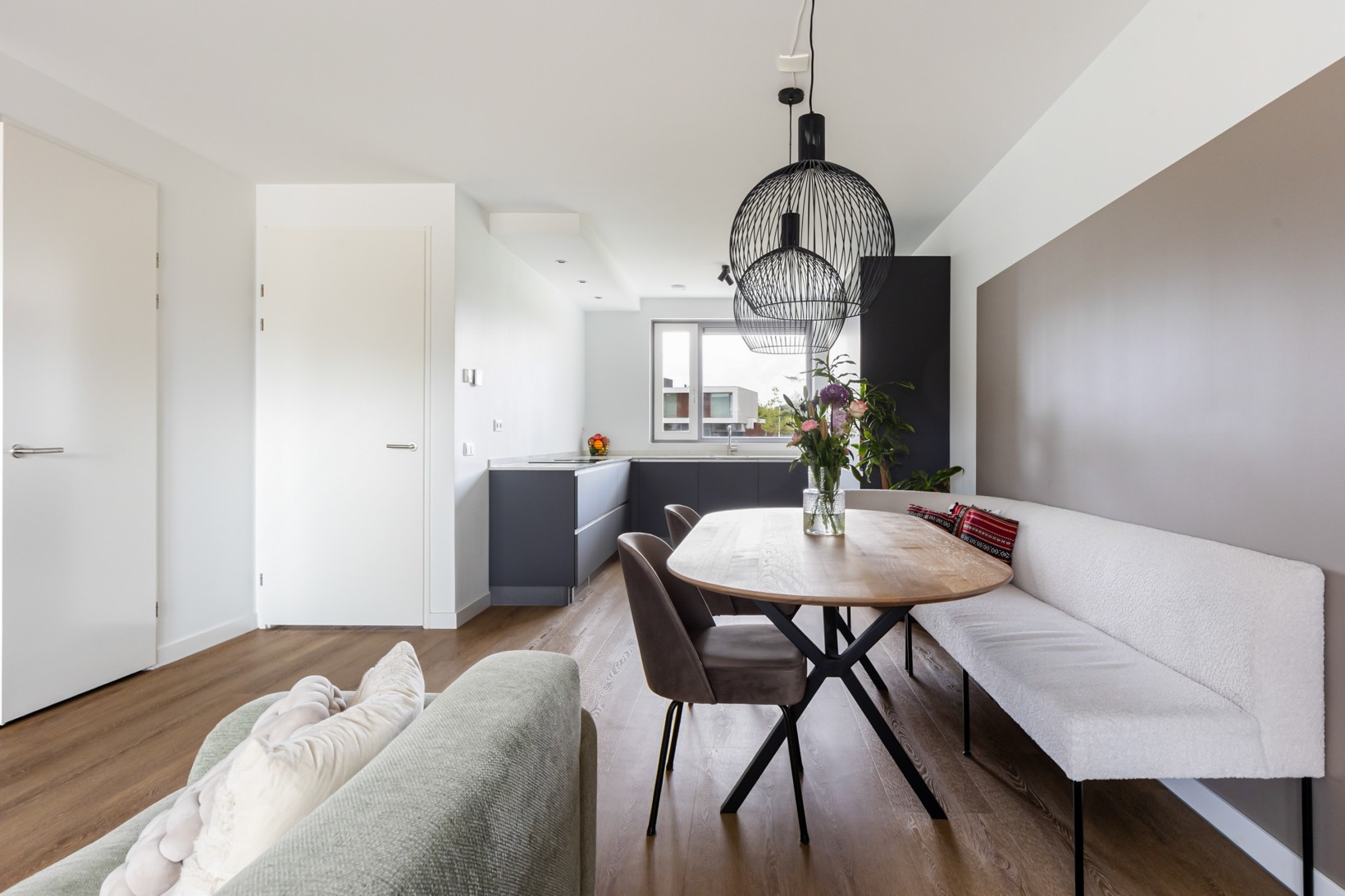 Tussenwoning te koop: Van Baerstraat 60, Apeldoorn