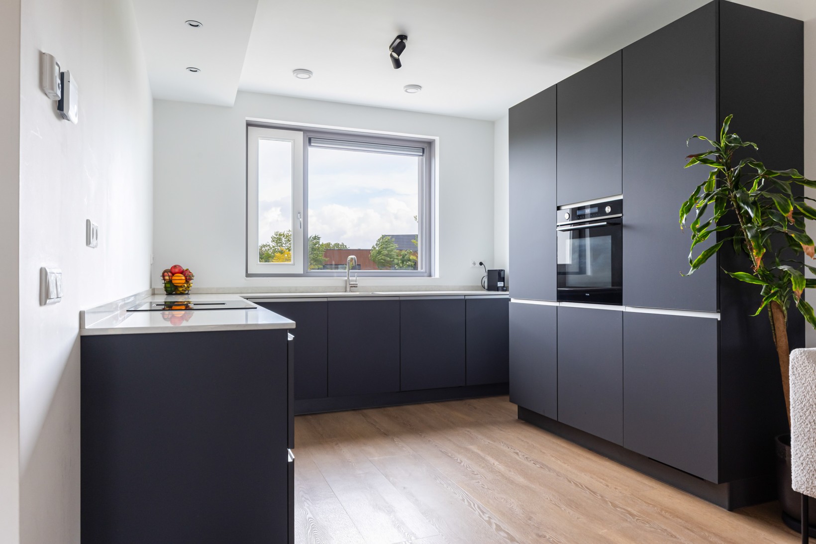 Tussenwoning te koop: Van Baerstraat 60, Apeldoorn