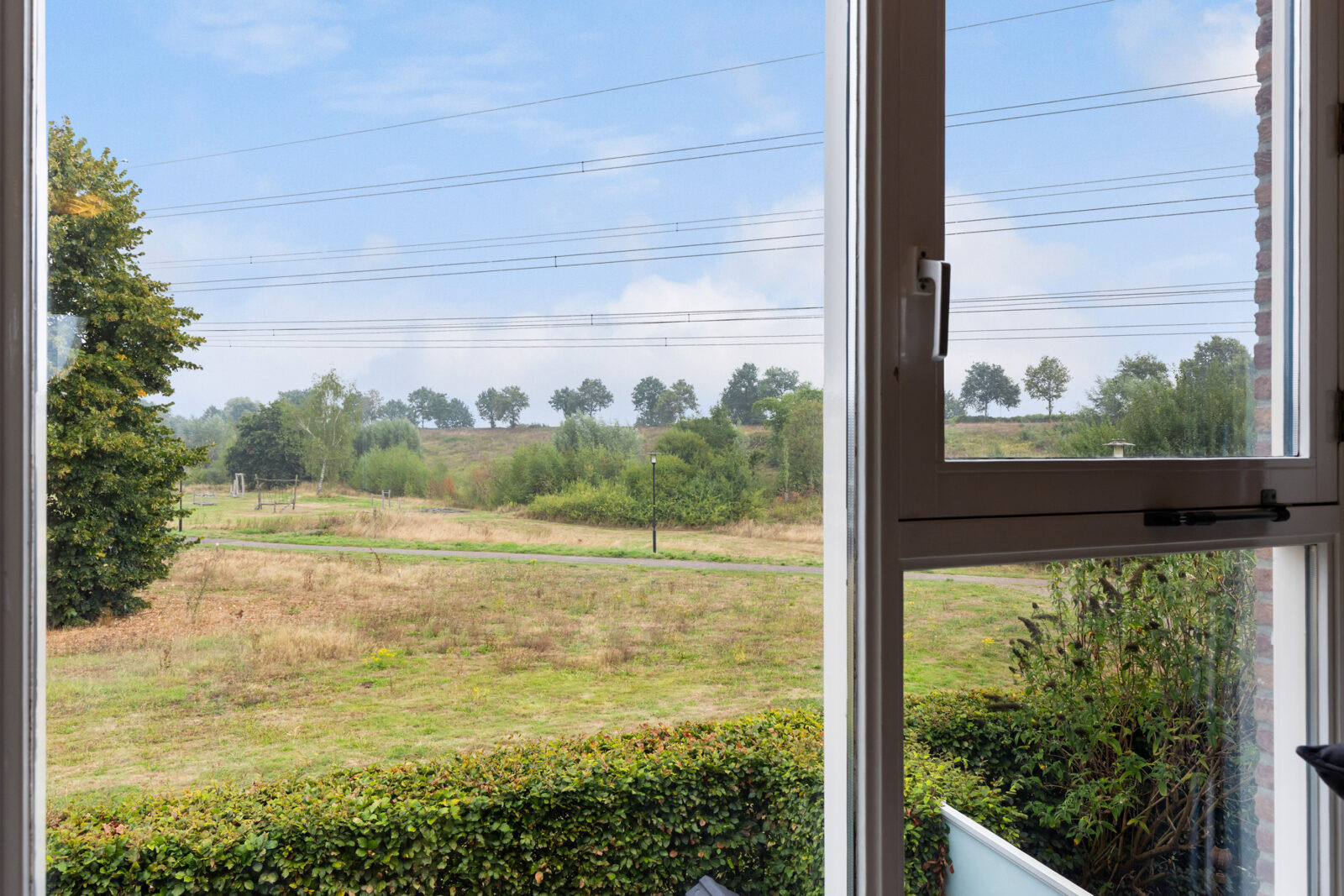 Tussenwoning te koop: De Burcht 32, Apeldoorn