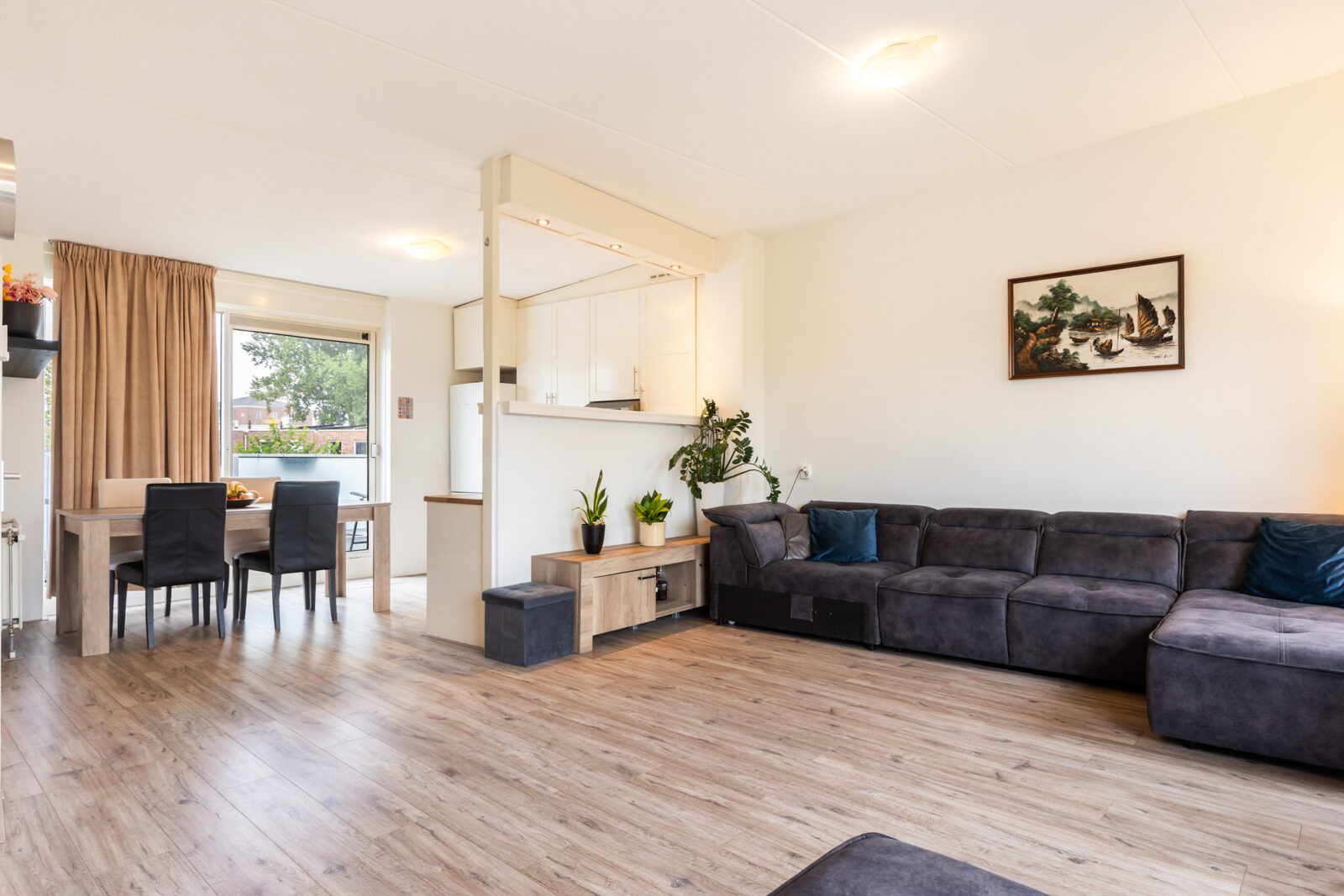 Tussenwoning te koop: De Burcht 32, Apeldoorn