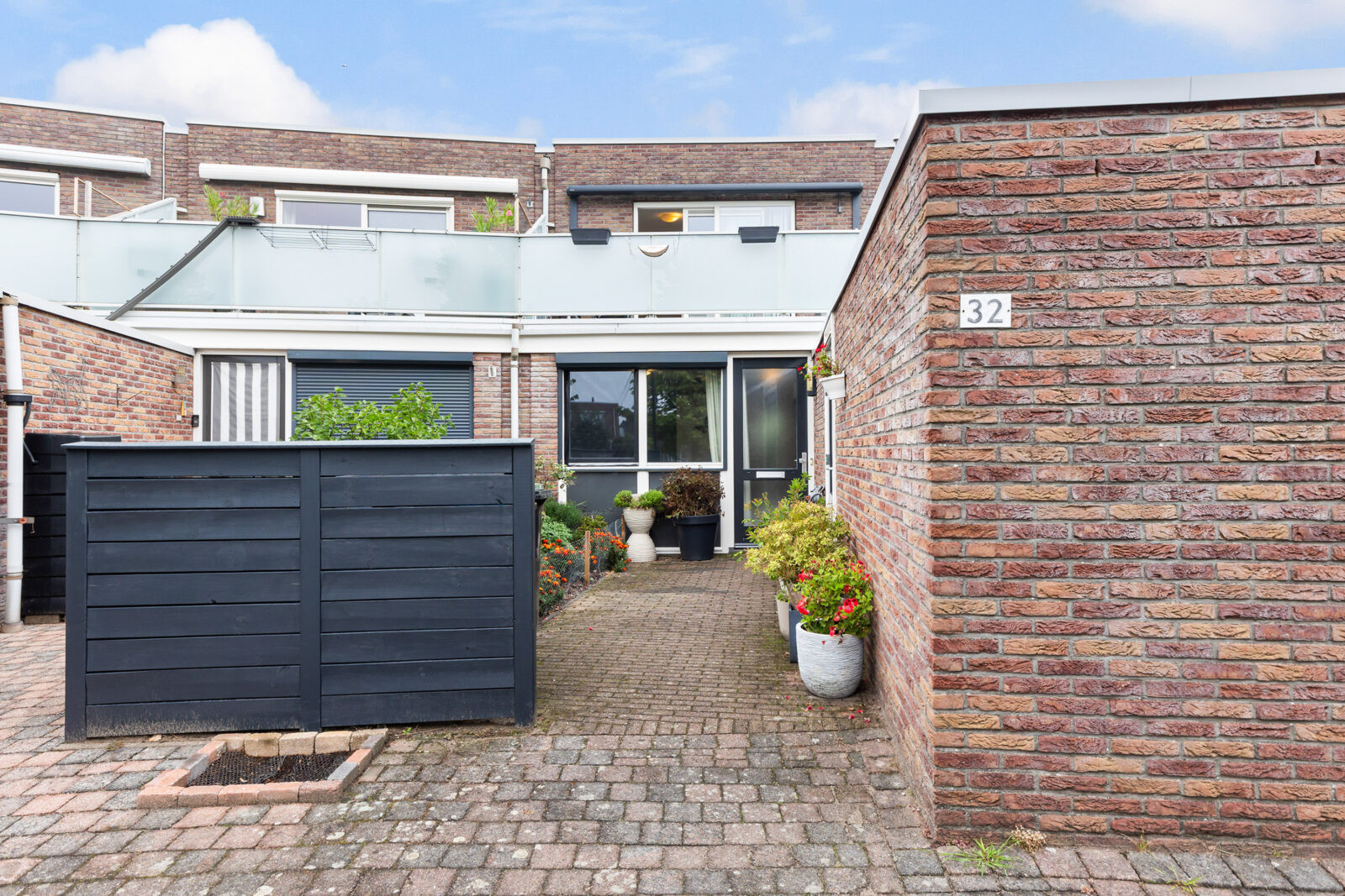 Tussenwoning te koop: De Burcht 32, Apeldoorn