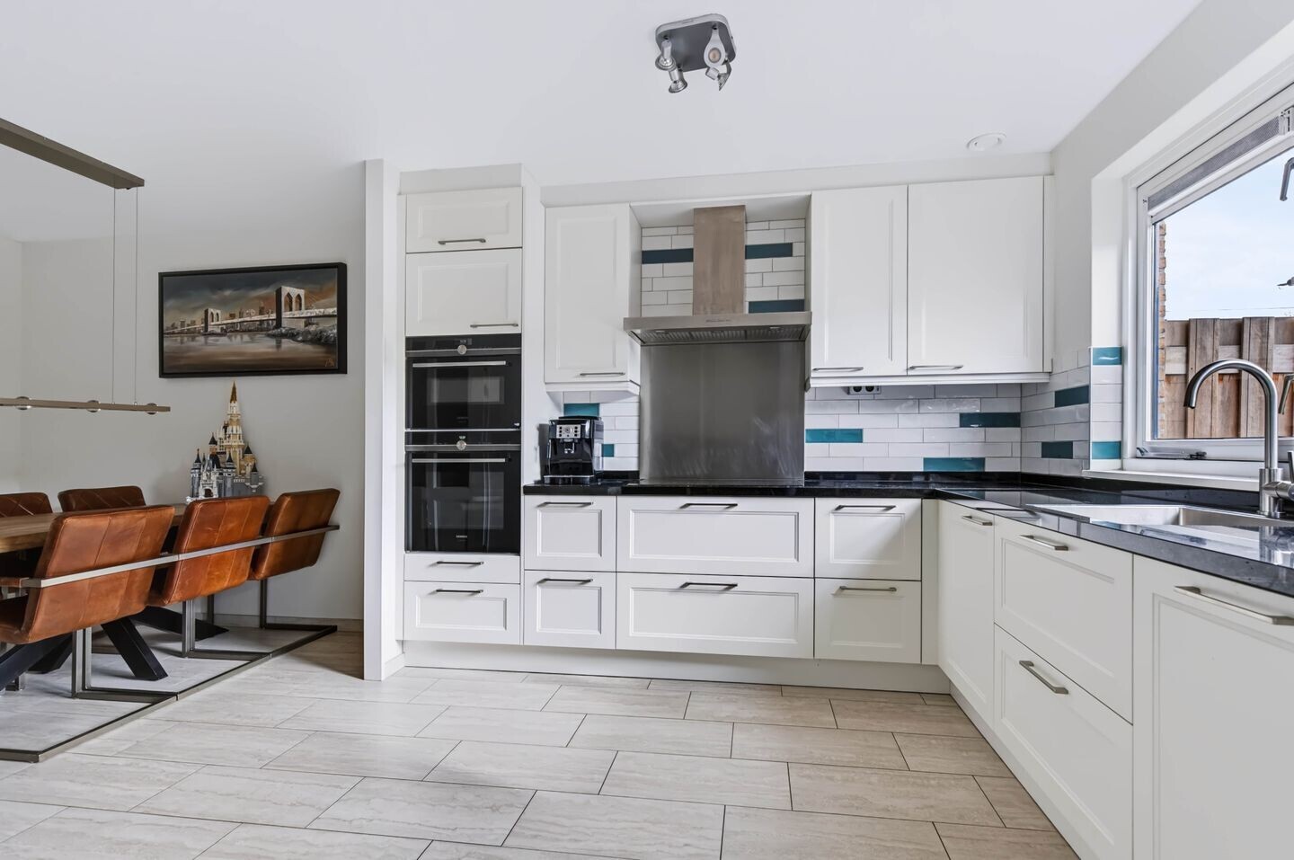 Tussenwoning te koop: Mergelland 32, Apeldoorn