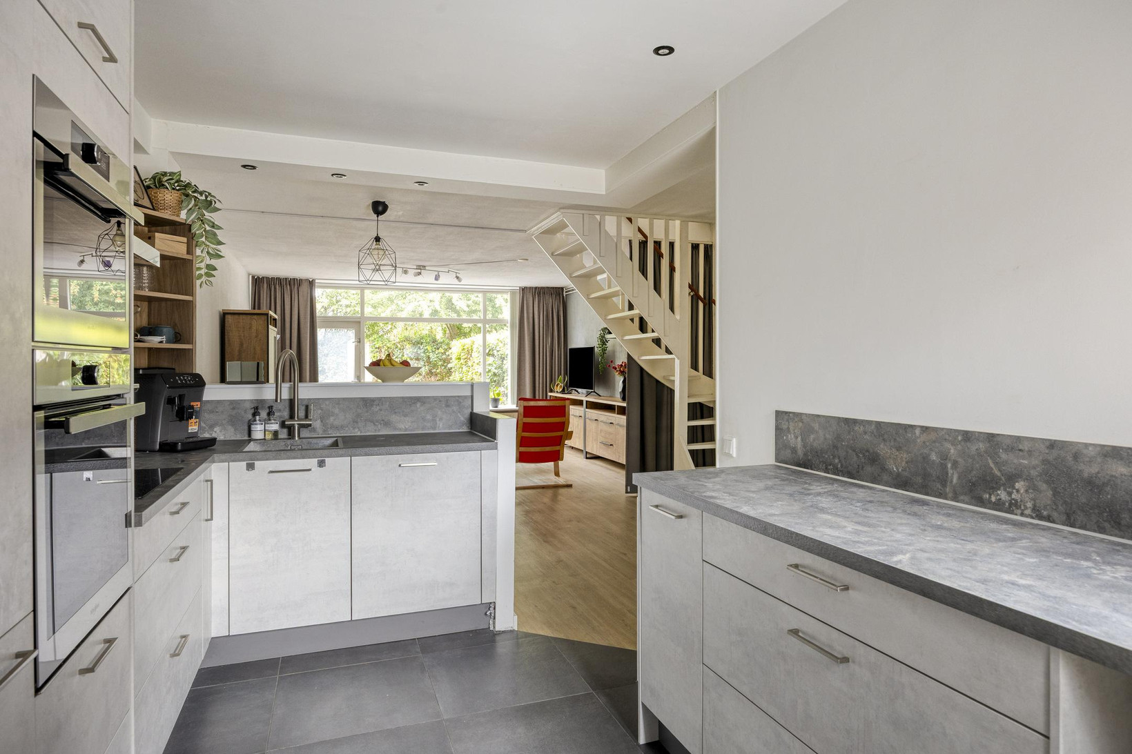 Tussenwoning te koop: Beiaardiershoeve 7, Apeldoorn