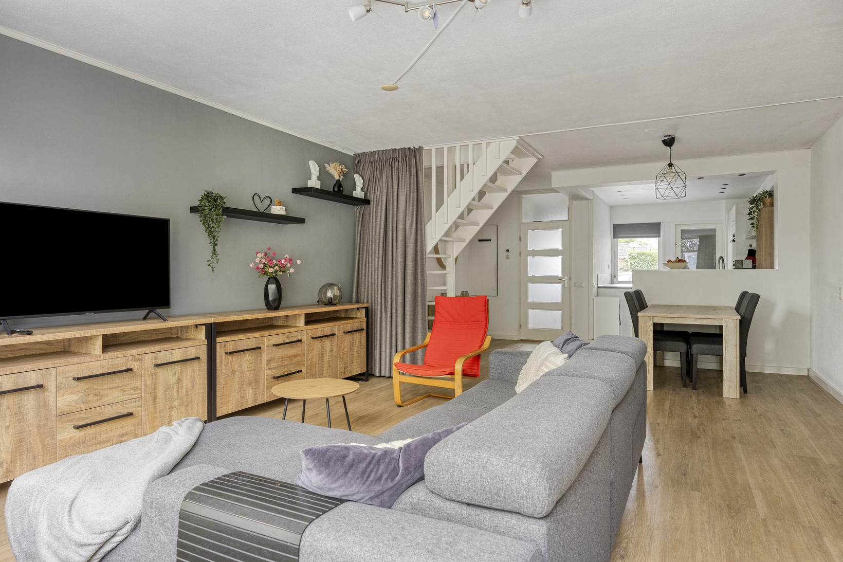 Tussenwoning te koop: Beiaardiershoeve 7, Apeldoorn