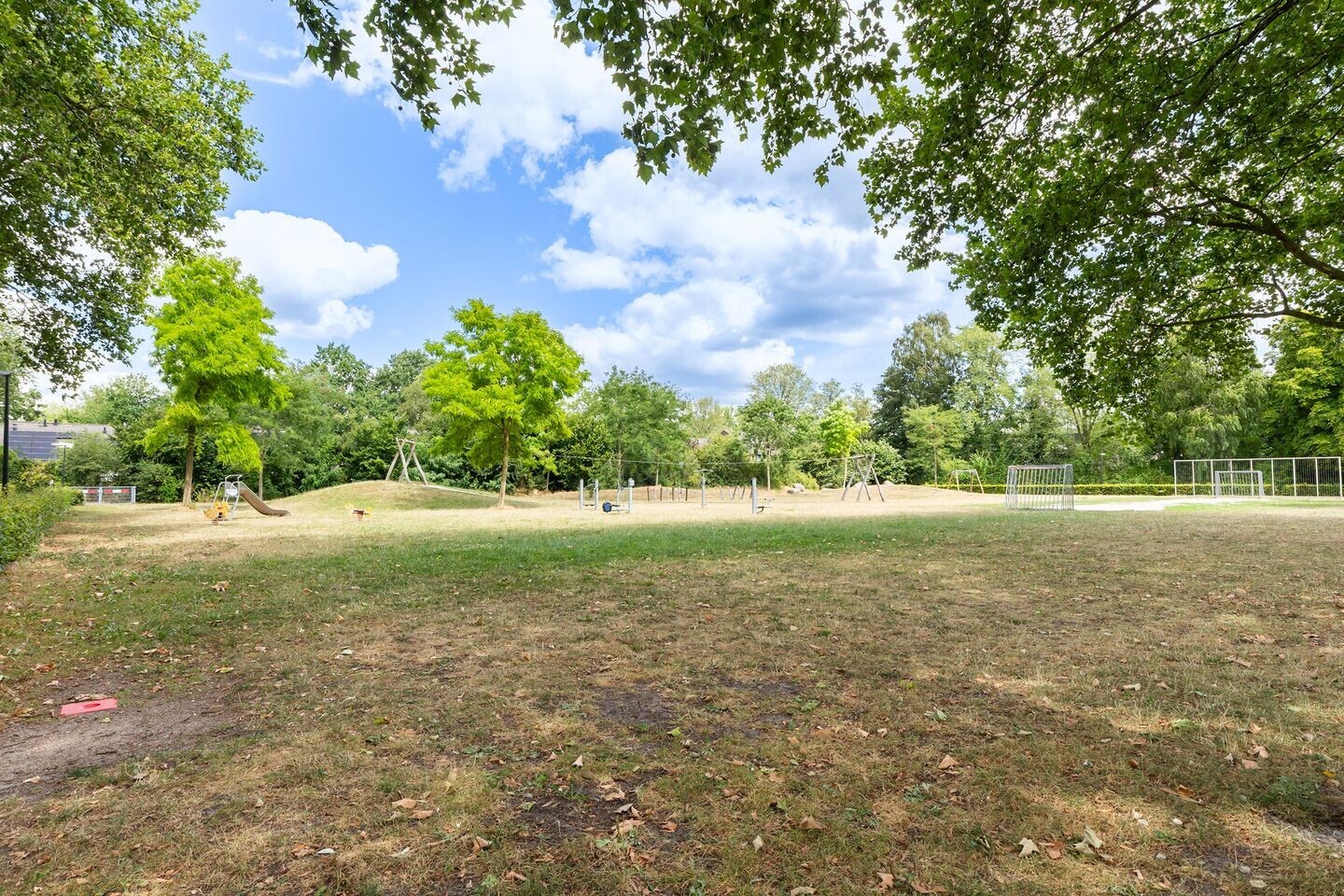 Tussenwoning te koop: Herbergiershorst 310, Apeldoorn