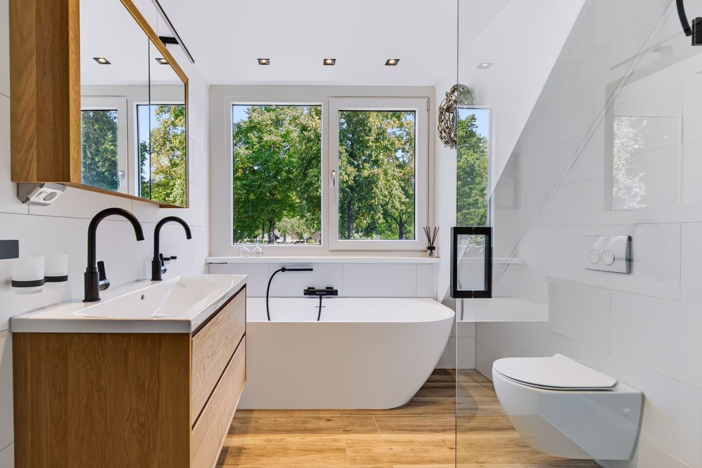 Tussenwoning te koop: Jaromirgaarde 114, Apeldoorn