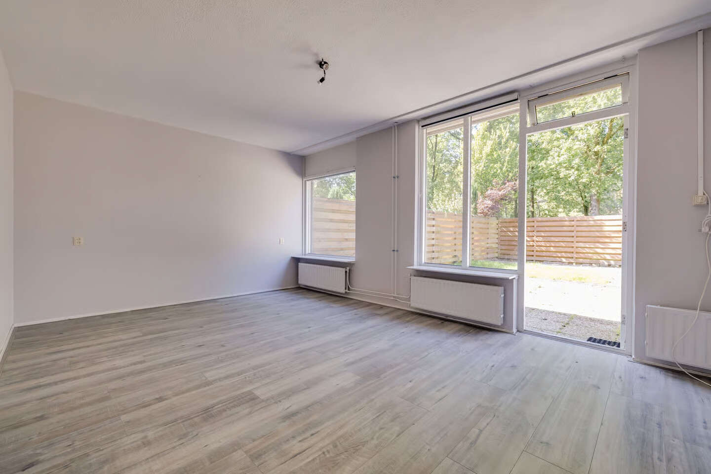 Tussenwoning te koop: Jaromirgaarde 420, Apeldoorn