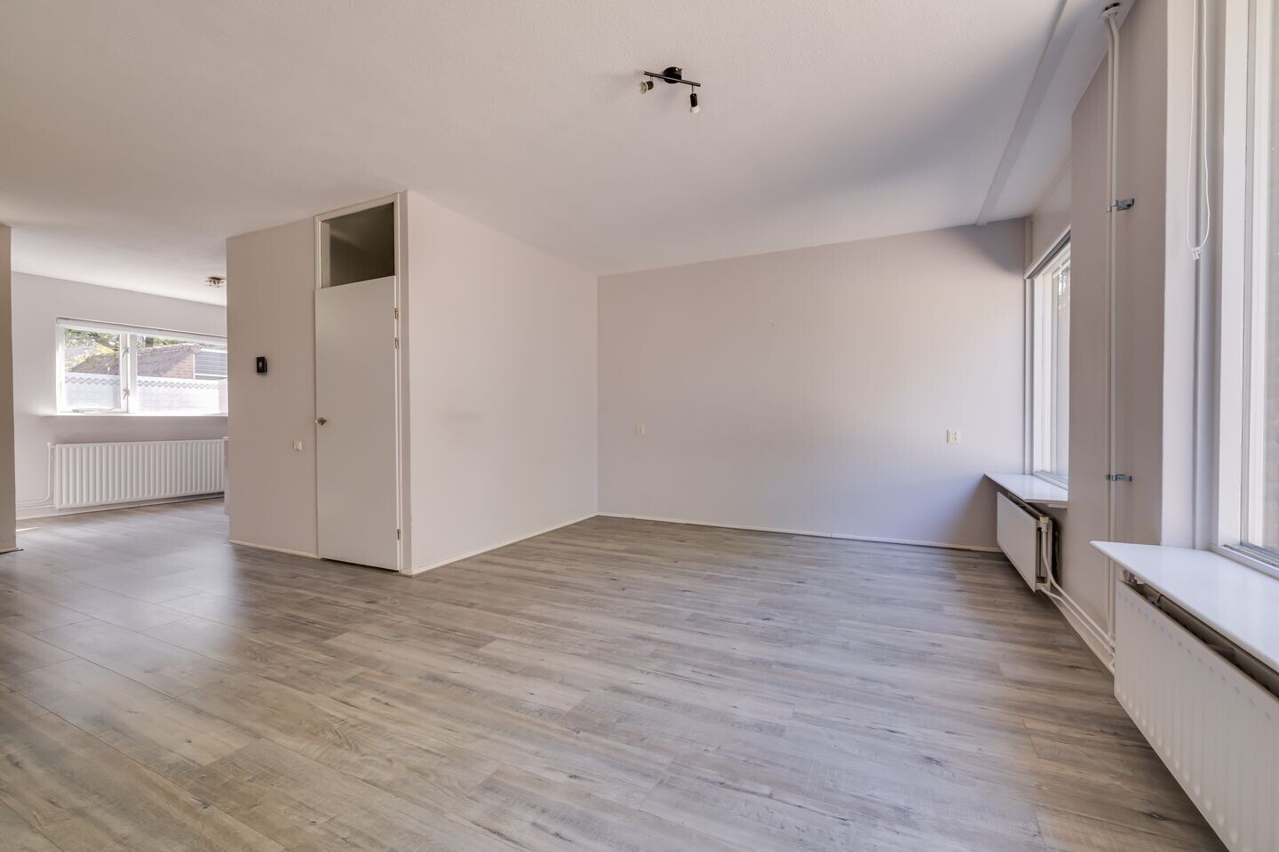 Tussenwoning te koop: Jaromirgaarde 420, Apeldoorn