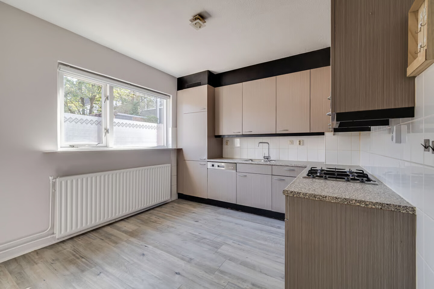 Tussenwoning te koop: Jaromirgaarde 420, Apeldoorn