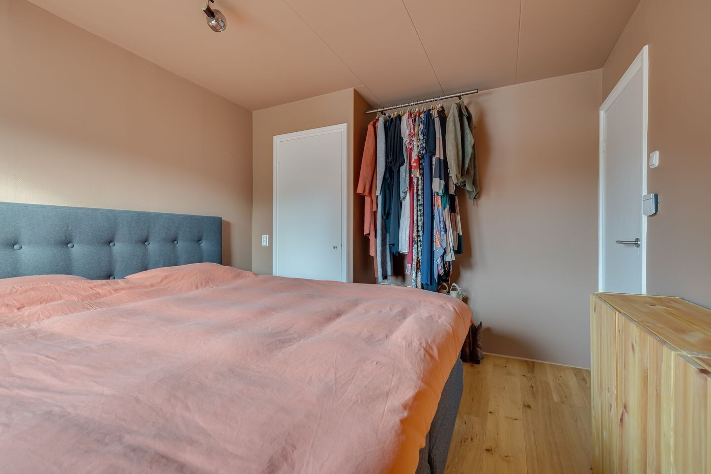 Twee-onder-één-kap te koop: Thorbeckestraat 47, Apeldoorn