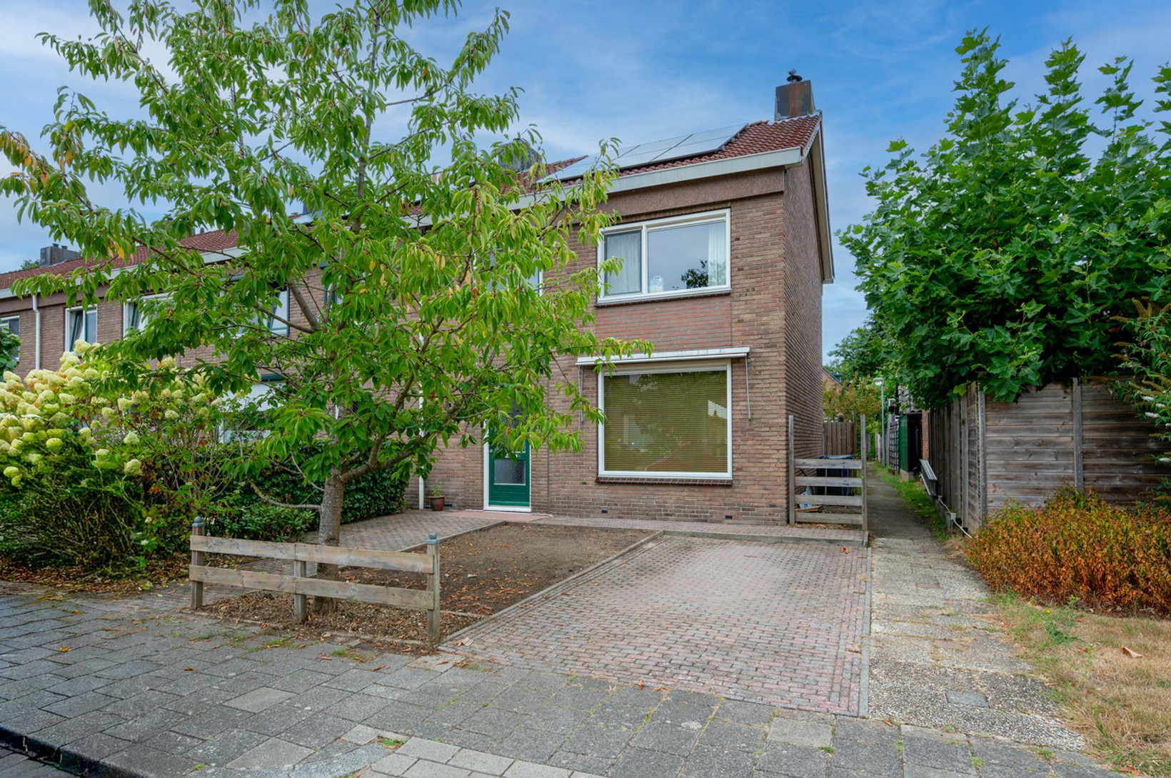 Hoekwoning te koop: Bachlaan 2, Apeldoorn