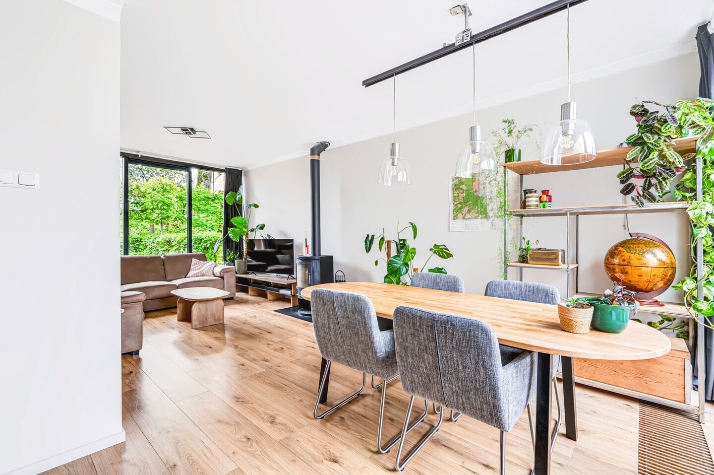 Tussenwoning te koop: Schubertlaan 40, Apeldoorn