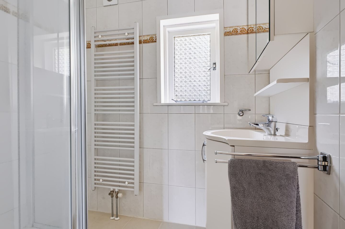 Tussenwoning te koop: Strausslaan 43, Apeldoorn