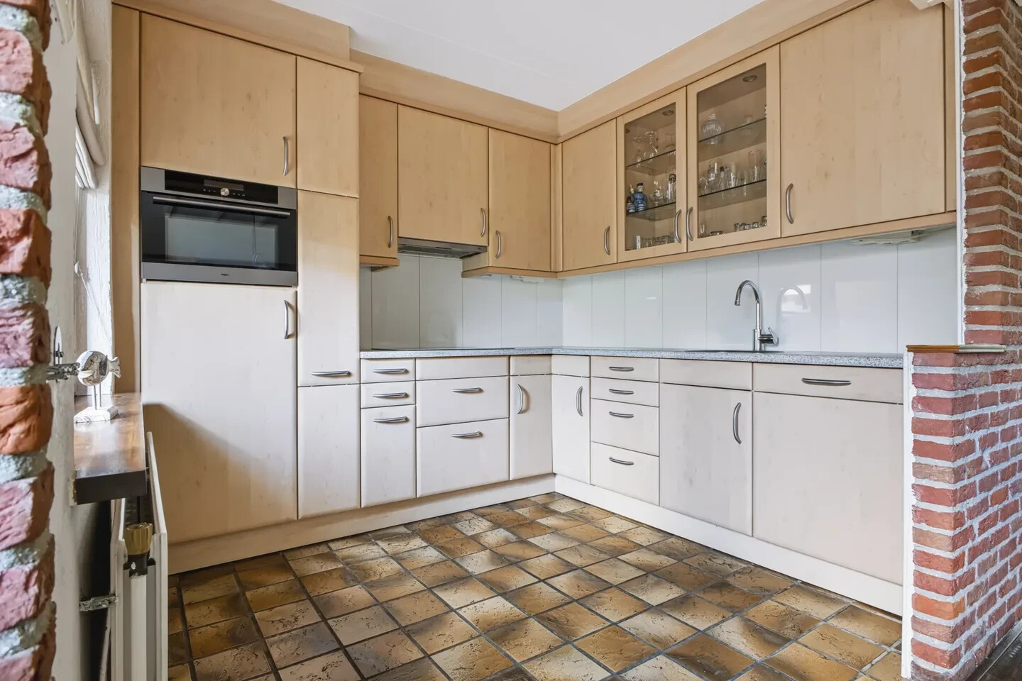 Tussenwoning te koop: Strausslaan 43, Apeldoorn