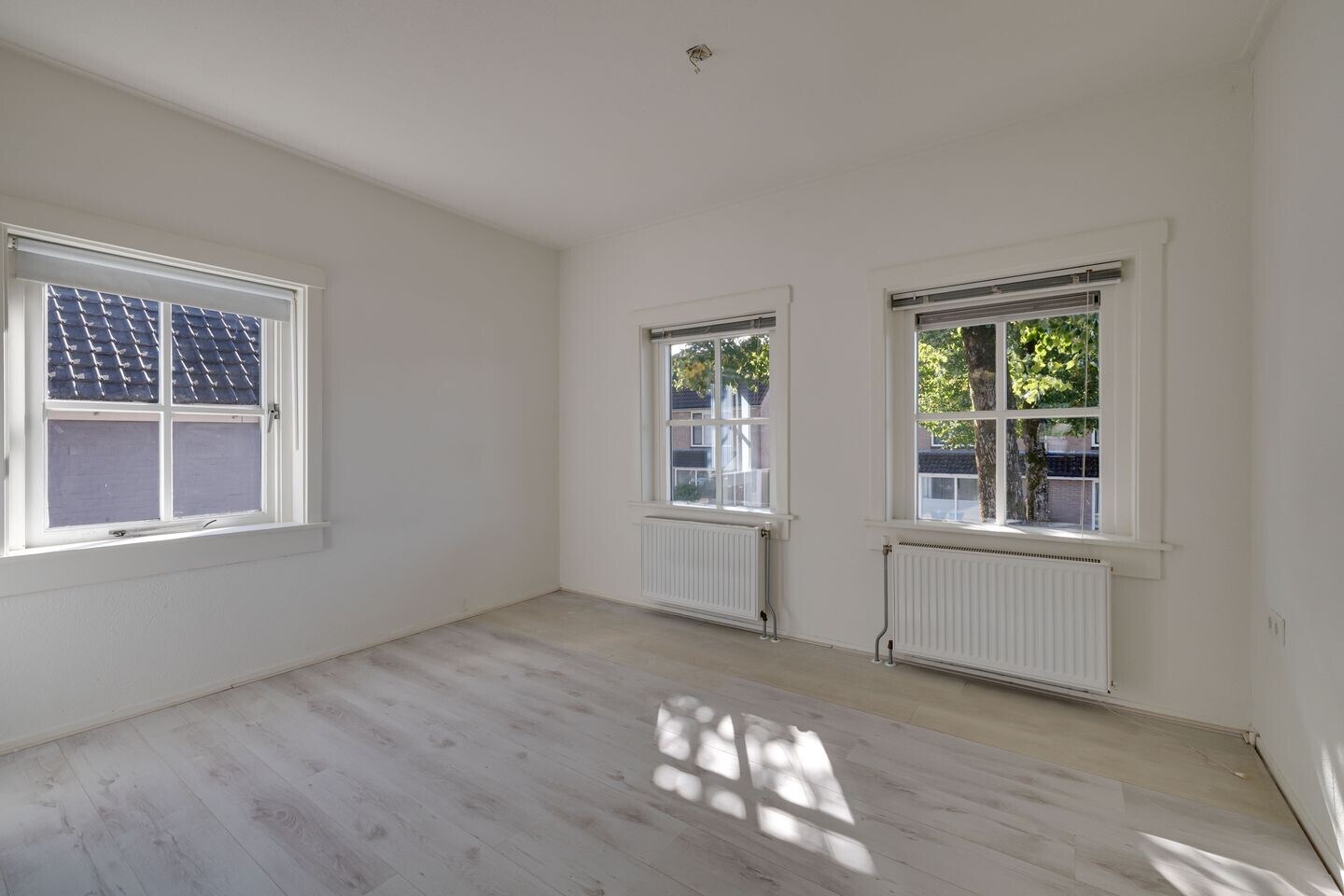 Twee-onder-één-kap te koop: Eendrachtstraat 60, Apeldoorn