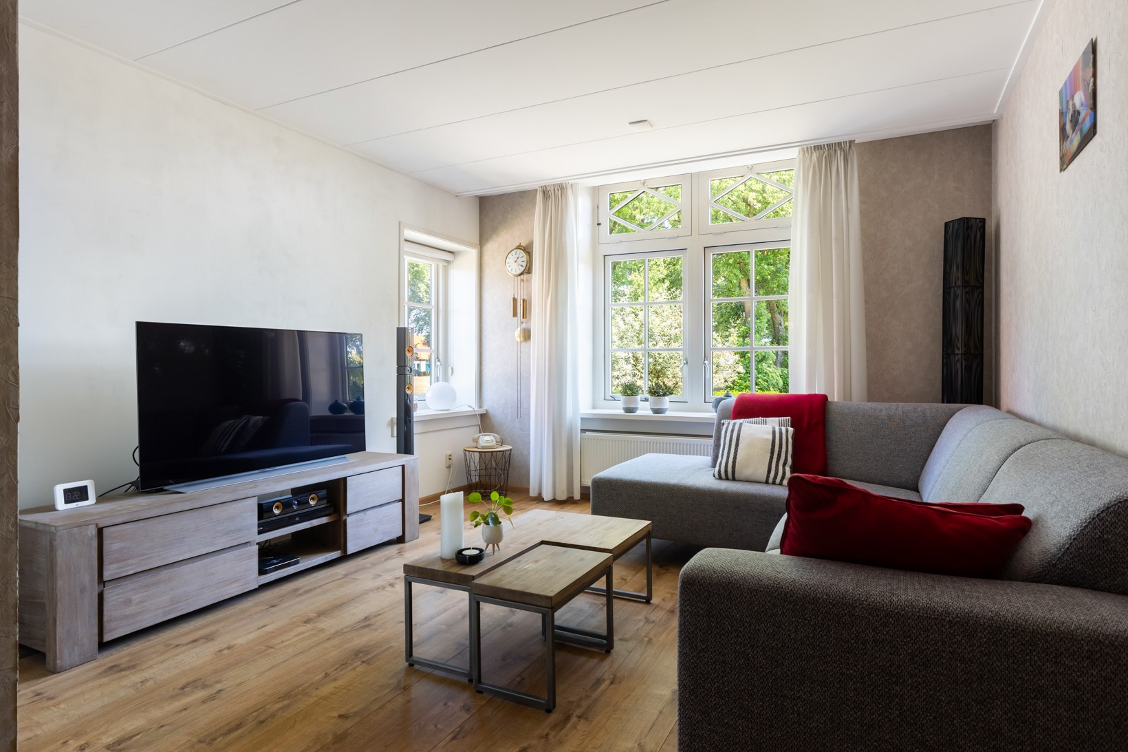 Twee-onder-één-kap te koop: Houtweg 15, Apeldoorn