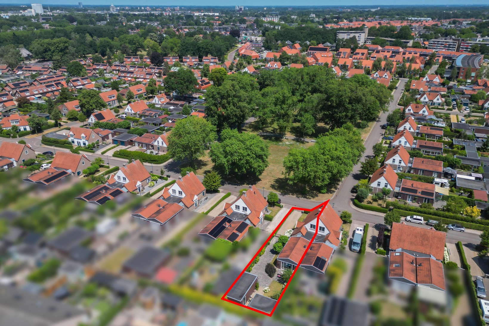 Twee-onder-één-kap te koop: Houtweg 15, Apeldoorn