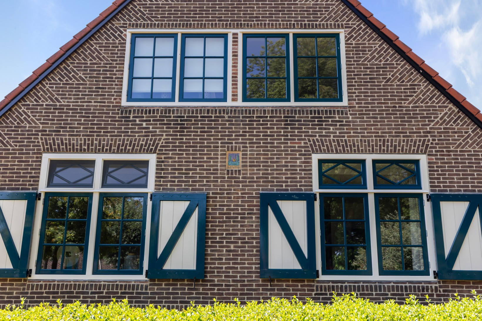 Twee-onder-één-kap te koop: Houtweg 15, Apeldoorn