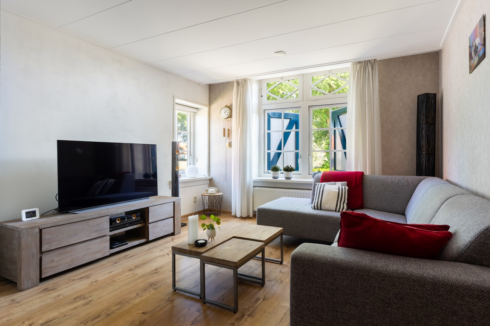 Twee-onder-één-kap te koop: Houtweg 15, Apeldoorn