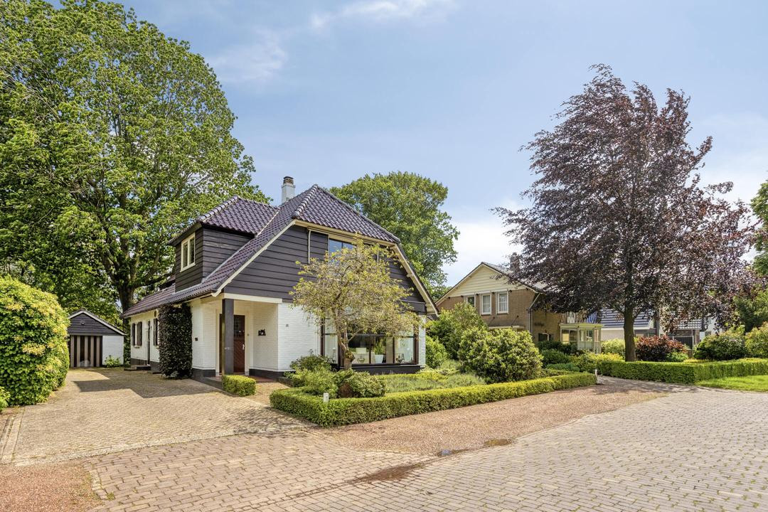 Vrijstaande woning te koop: Leeuwenbergweg 31, Loenen