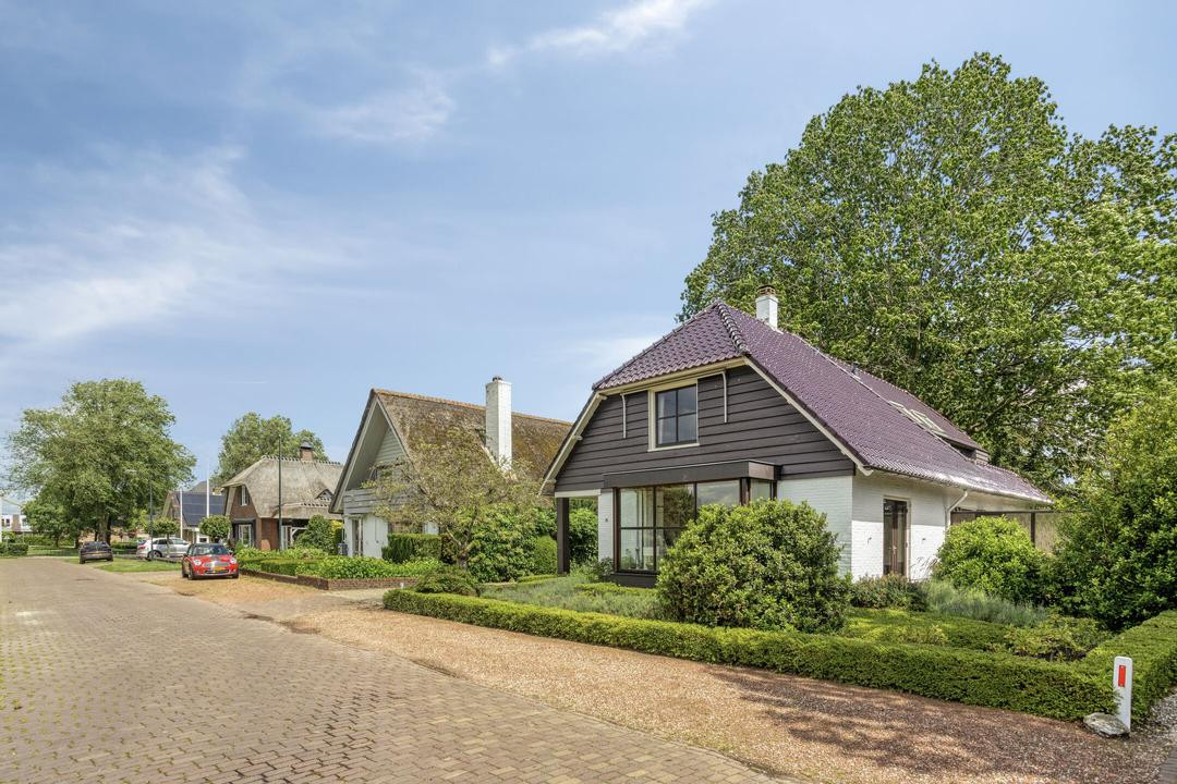 Vrijstaande woning te koop: Leeuwenbergweg 31, Loenen