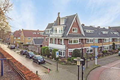 Emmastraat 32