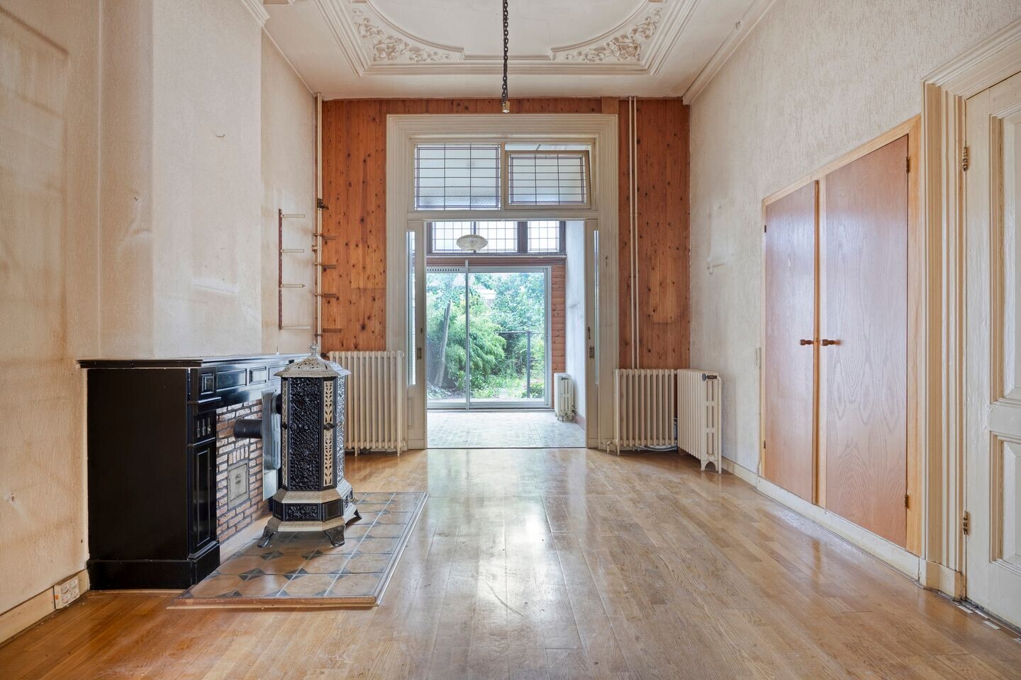 Tussenwoning te koop: Graaf van Burenstraat 30, Deventer