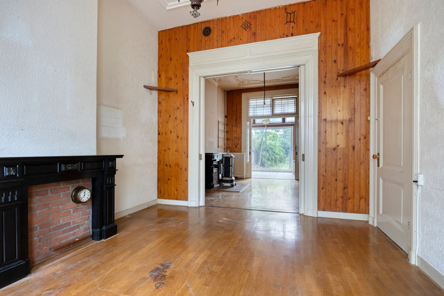 Tussenwoning te koop: Graaf van Burenstraat 30, Deventer