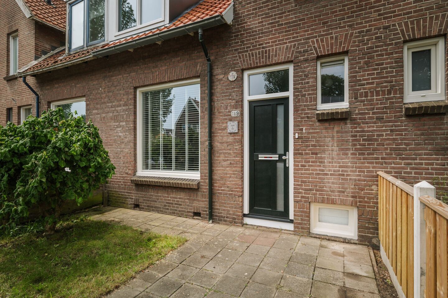 Tussenwoning te koop: Diepenveenseweg 119, Deventer