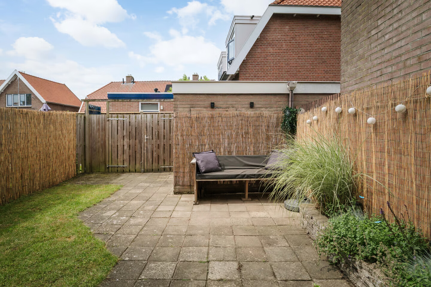 Tussenwoning te koop: Diepenveenseweg 119, Deventer