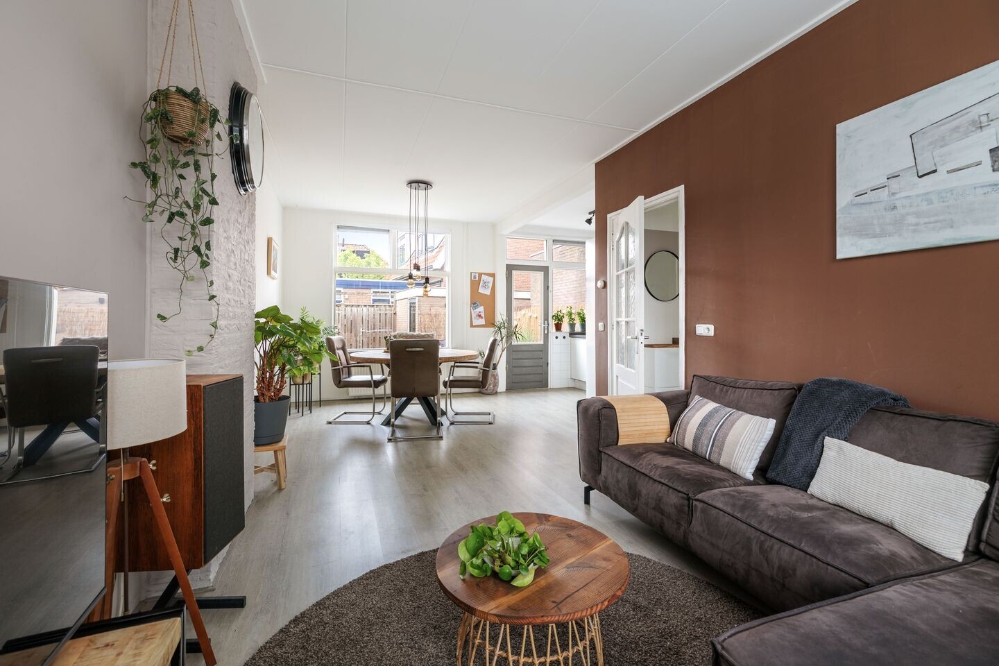 Tussenwoning te koop: Diepenveenseweg 119, Deventer