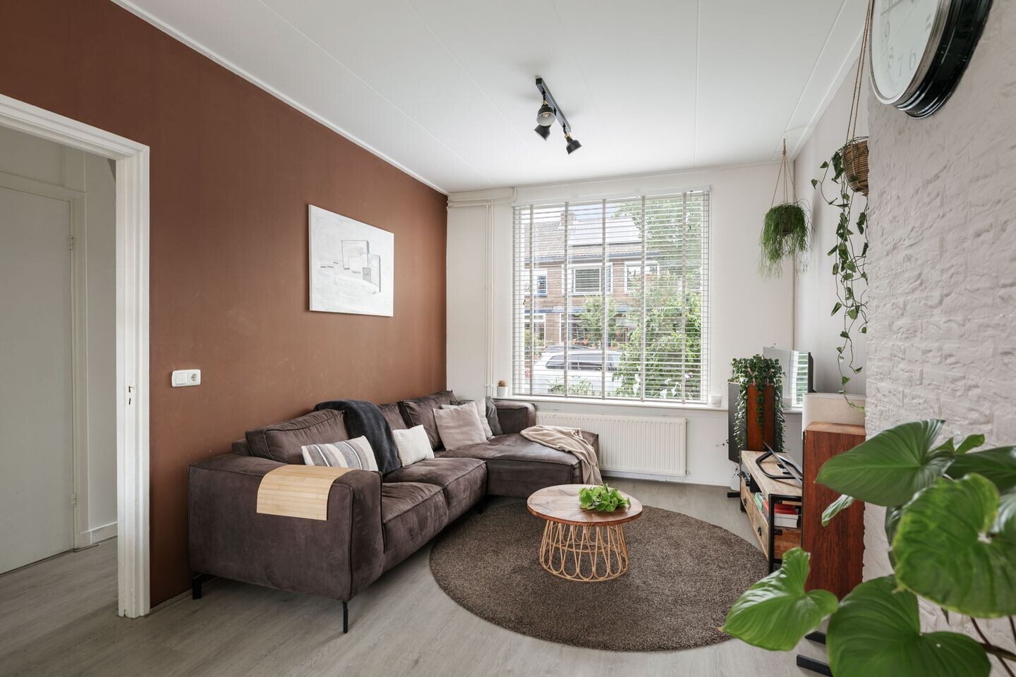 Tussenwoning te koop: Diepenveenseweg 119, Deventer