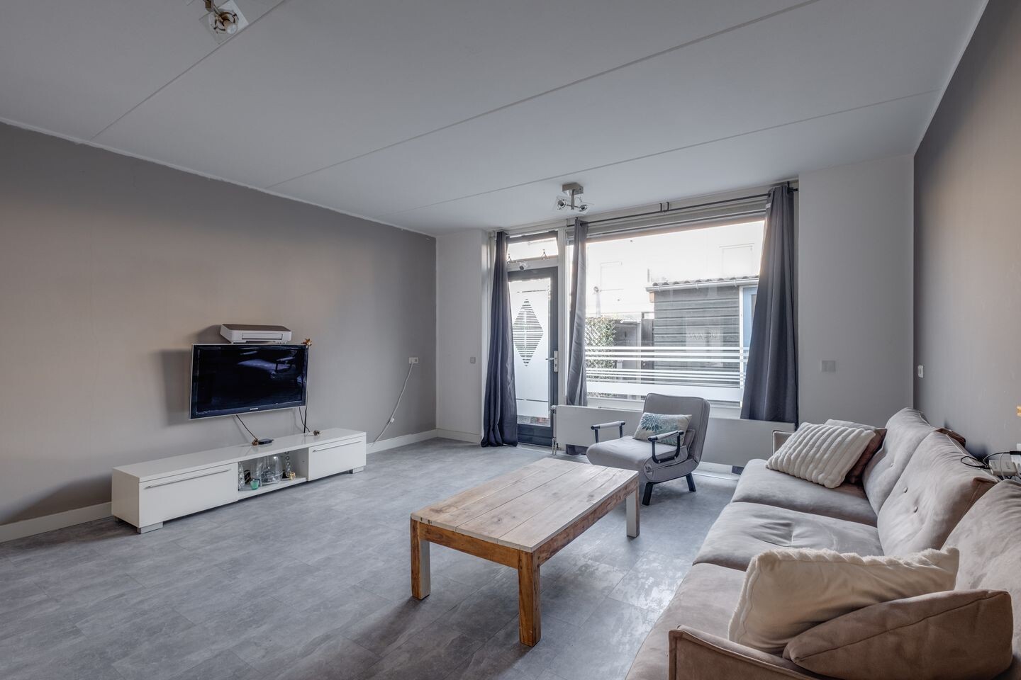 Tussenwoning te koop: Middelweg 12, Deventer