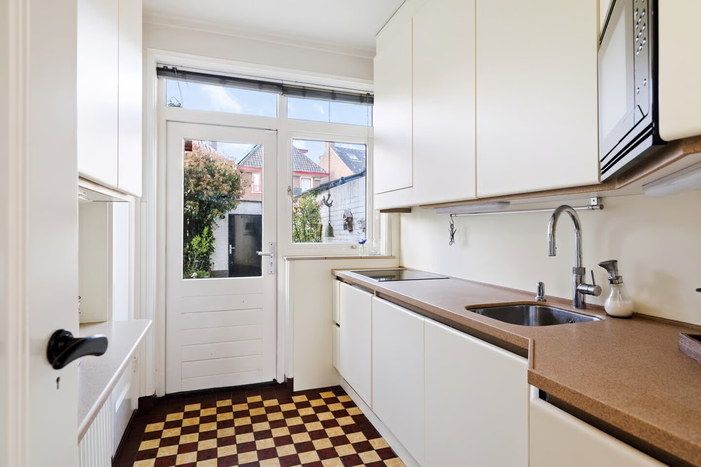 Twee-onder-één-kap te koop: Van Oldenielstraat 3, Deventer