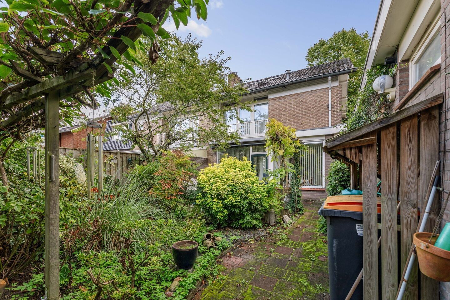 Twee-onder-één-kap te koop: Van Oldenielstraat 7, Deventer