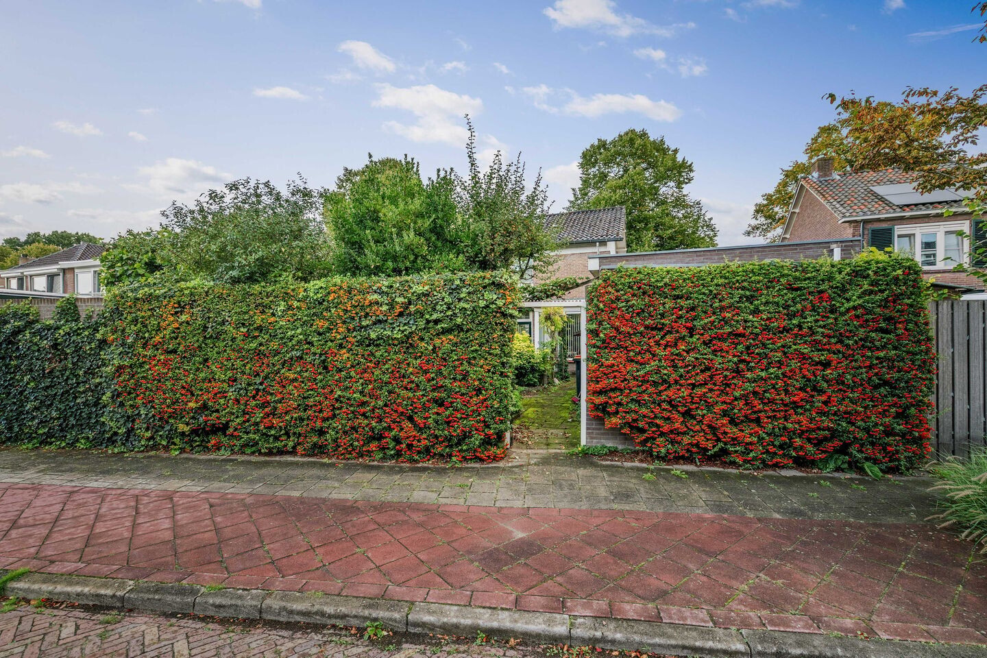Twee-onder-één-kap te koop: Van Oldenielstraat 7, Deventer