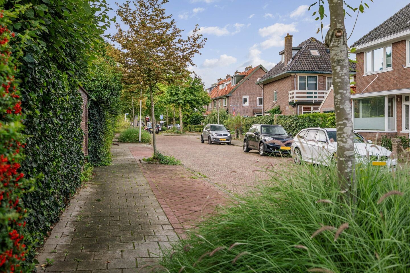 Twee-onder-één-kap te koop: Van Oldenielstraat 7, Deventer