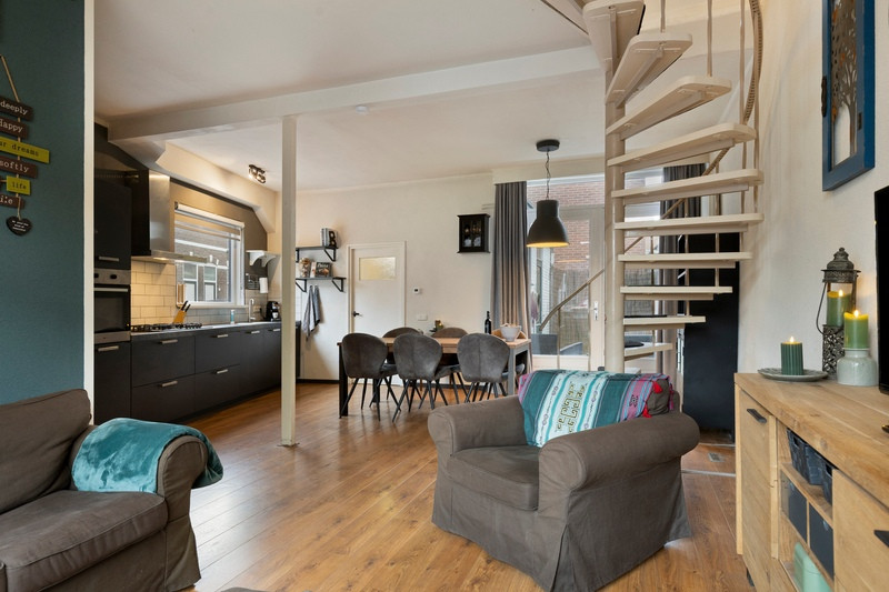 Hoekwoning te koop: Veenweg 100, Deventer