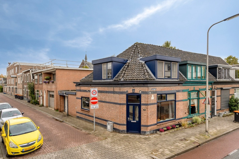Hoekwoning te koop: Veenweg 100, Deventer